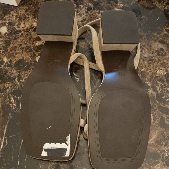 Massimo Dutti Beige Suede Block Heel Sandals With Ankle Strap size 39/7 - Picture 7 of 8